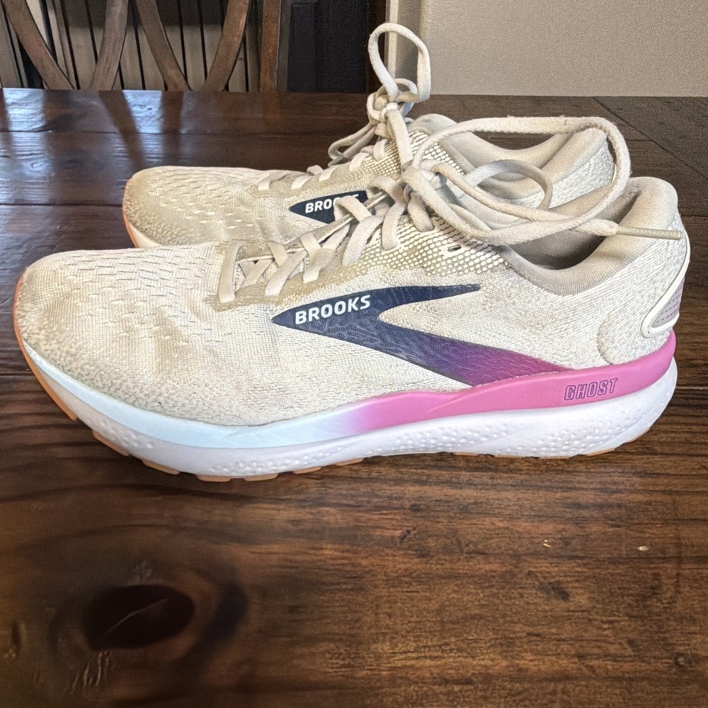Brooks Ghost 16 Womens 9.5 B White Blue Pink Running Walking Shoes